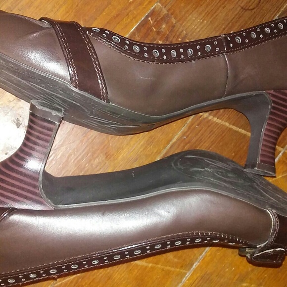 Heels - Picture 3 of 3